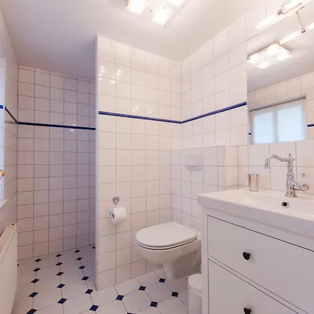 Deichhaus Am Greetsieler Hafen 